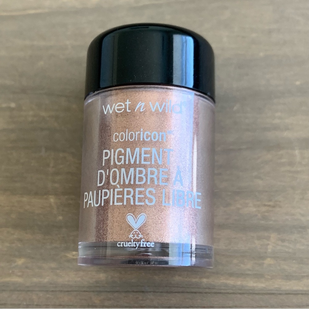 5 for $12 - wet n wild Loose Pigment in Noel